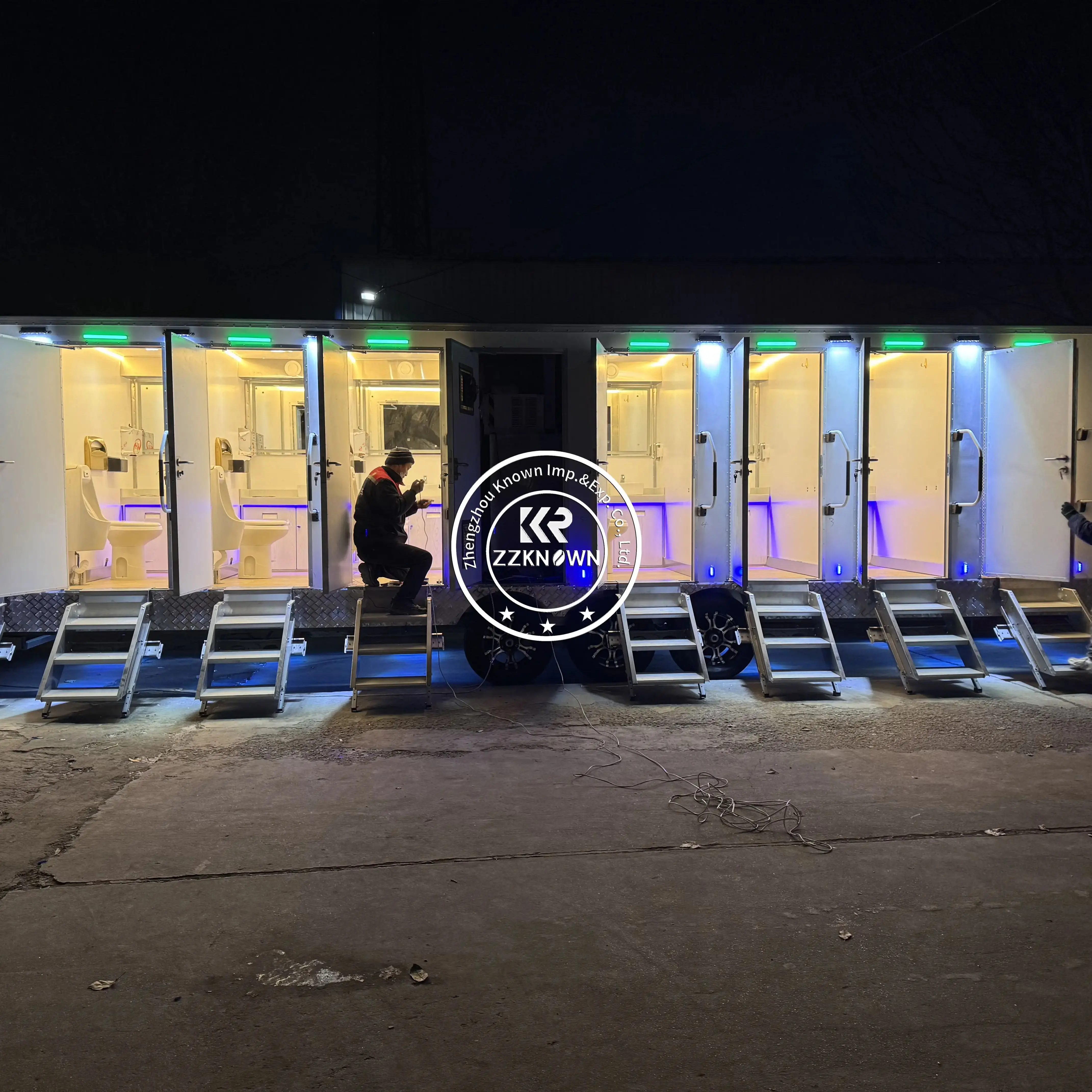 

Europe Luxury Portable Bathroom Mobile Toilets Outdoor Trailer Mobile Shower Toilets For Rent For Party