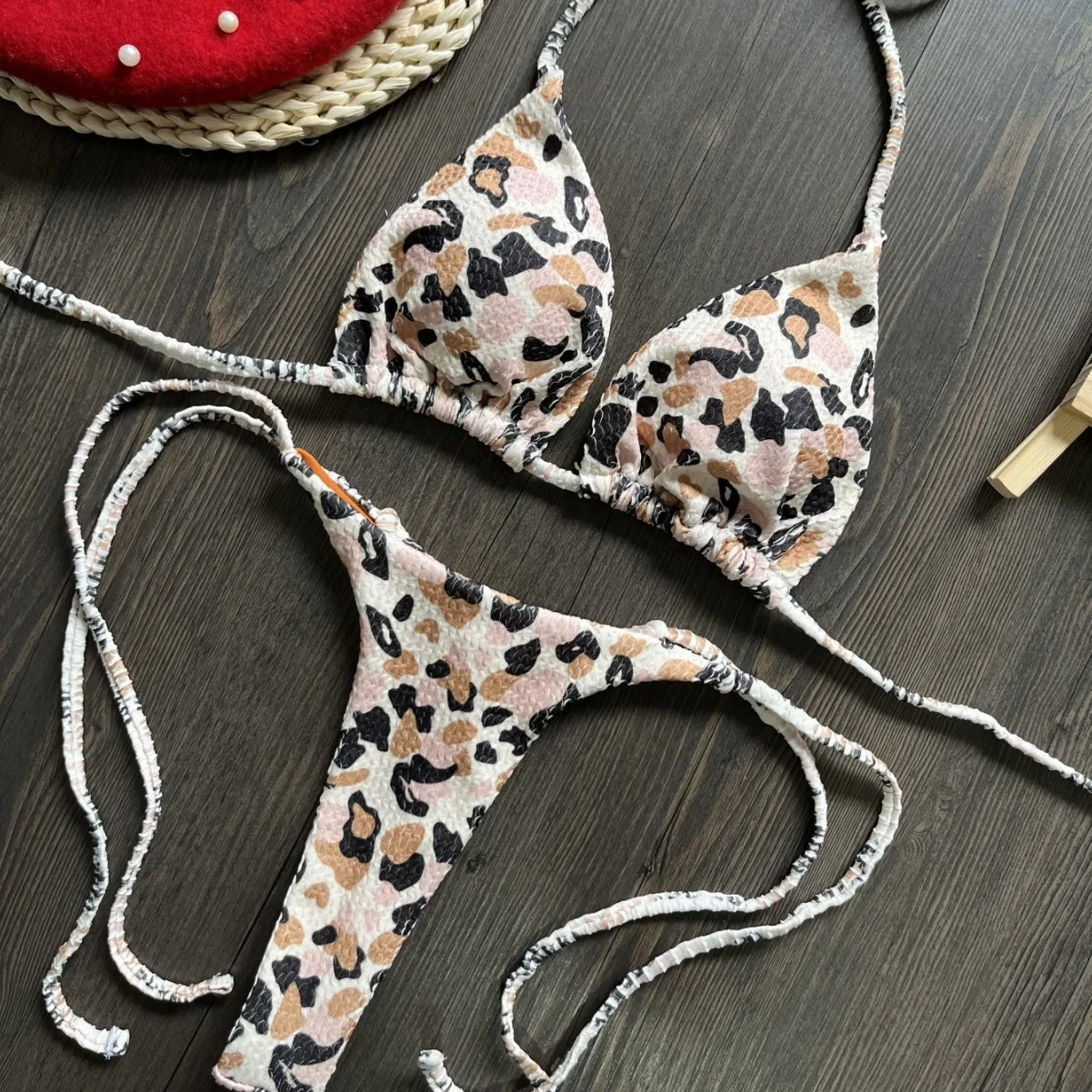2024 Fashion European and American New Bikini Printed Swimsuit Beach Sexy Popular Women Swimwear