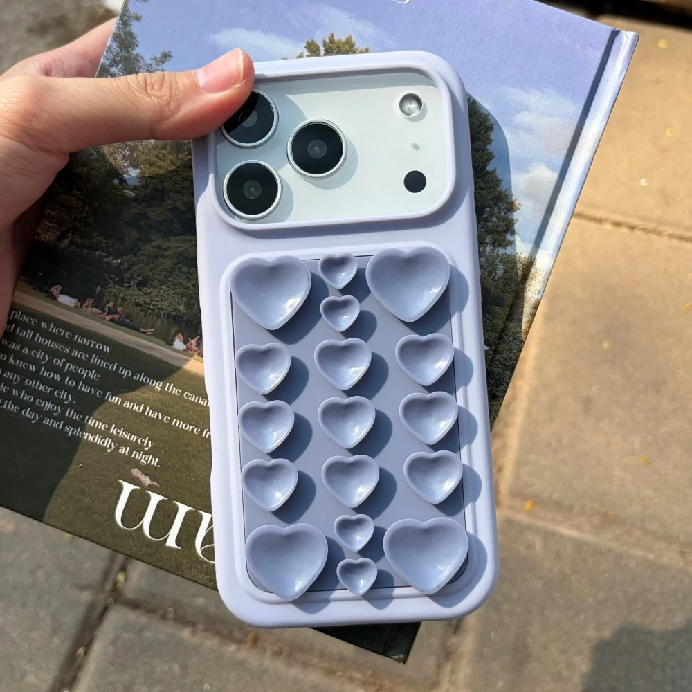 Niedliche Herz-3D-Saugnapf-Silikonhülle für iPhone 18 17 Pro 16 Pro Max mit starker Adsorptionsfunktion, stoßfester, weicher Schutzhülle – Detail 4