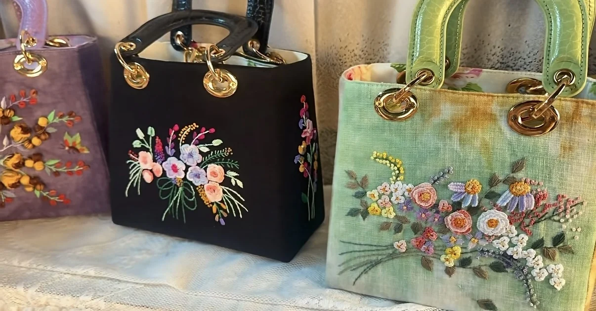 Lost in Vintage Bag Exquisite Embroidered Handbag Three Dimensional Flowers, Hand Sewn Artworks 24x20x10cm