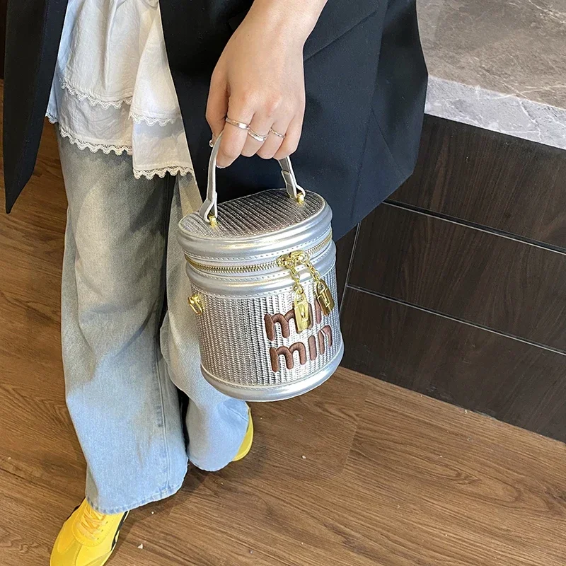 

Minimalist Simple Leather Messenger Bag for Women Casual Leisure Solid Color Large Capacity Business Elegant Style