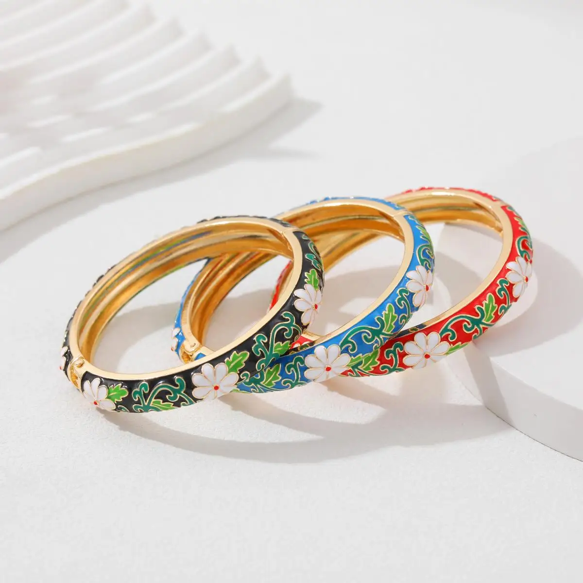 Vintage ethnische Blume Emaille Damen Ring Armband klassische mehrfarbige Schnitzerei stapelbar rund täglich Schmuck Accessoires
