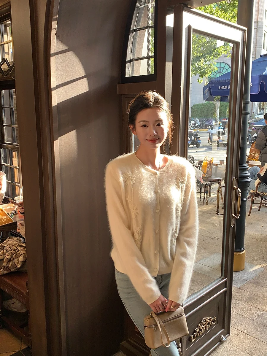 

Белый вязаный кардиган-свитер женский с круглым вырезом, без вышивки, из шелка и шерсти, повседневный, свободного кроя, удобный, мягкий