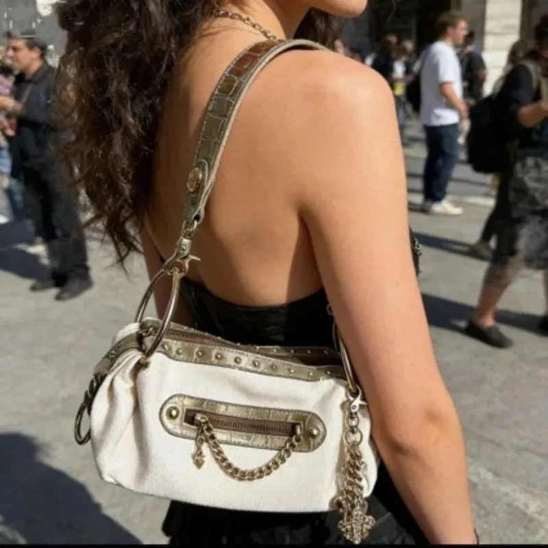 

Riveted Motorcycle Bag Retro Y2k Shoulder Bag Metal Chain Decoration Women's Denim Canvas Handbag Zippered Stylish Underarm Bag