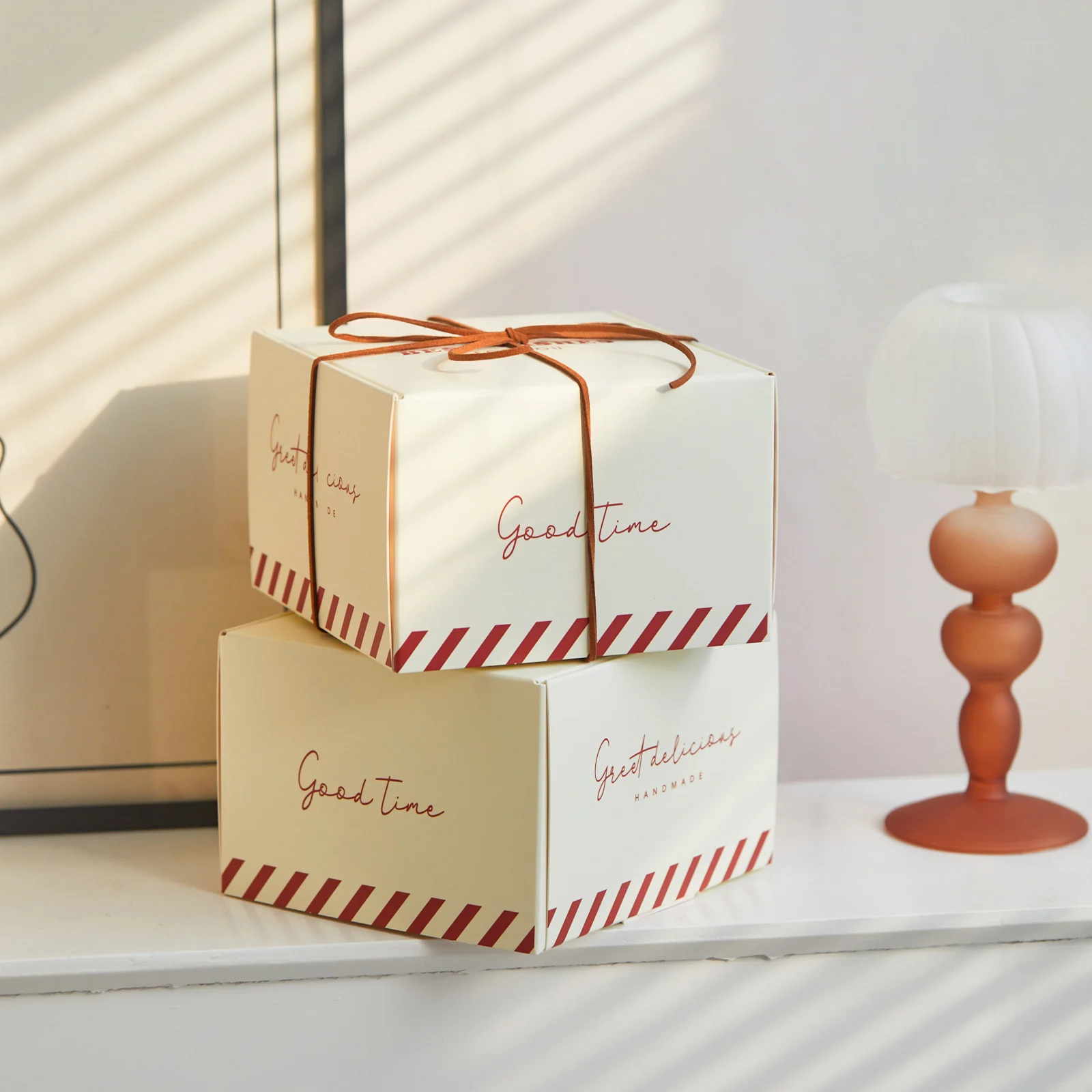 

Teacher's Day Mane Candy Canister Sna Biscuit Paaging Box Snowflake Sugar Candy Constant Temperature Cake Gift Box Emp