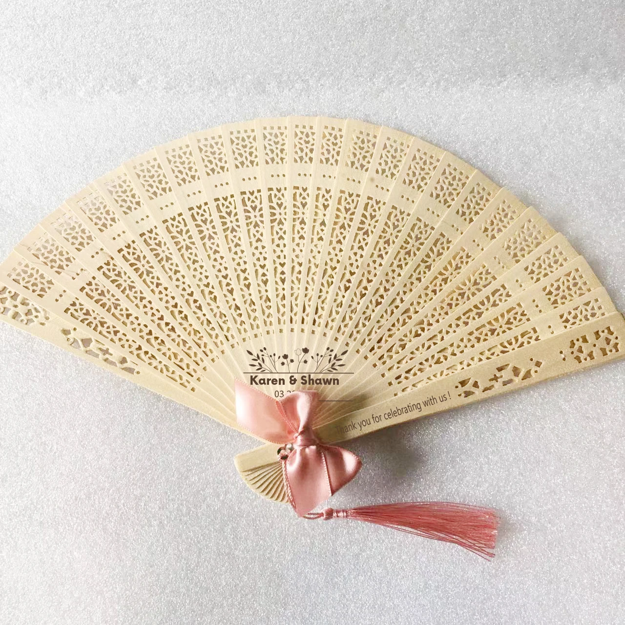 30 pieces of personalized wooden wedding gifts and gifts for guests Sandalwood fan folding party decoration