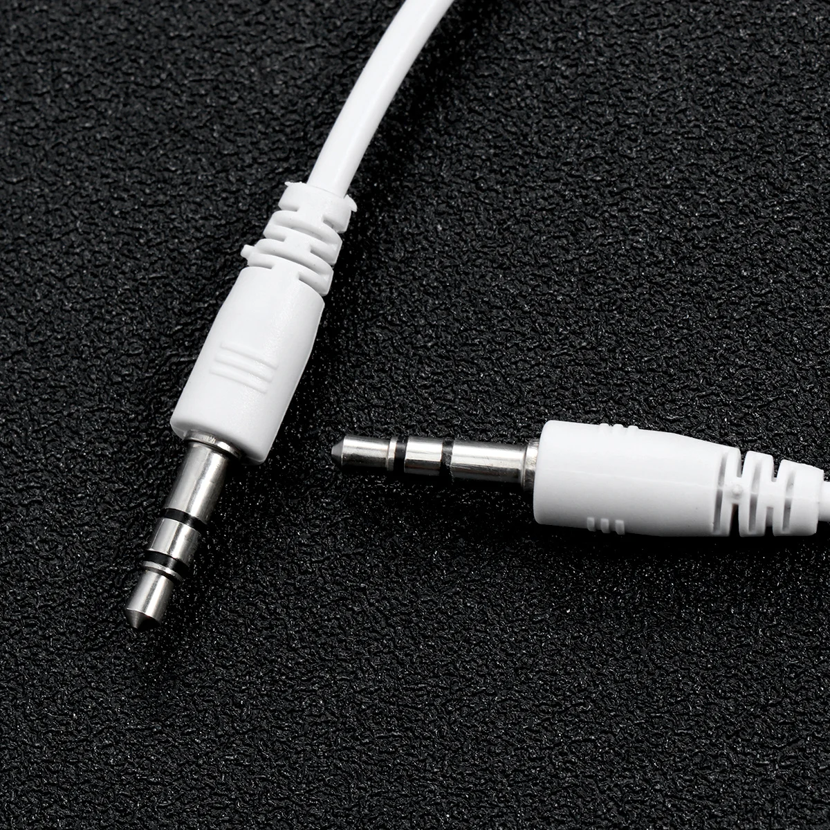 

Audio Splitter Earphones Adapter 5-Way Snowflake Shape 3.5mm Jack Portable Stereo Connector for Music Share Friends Family