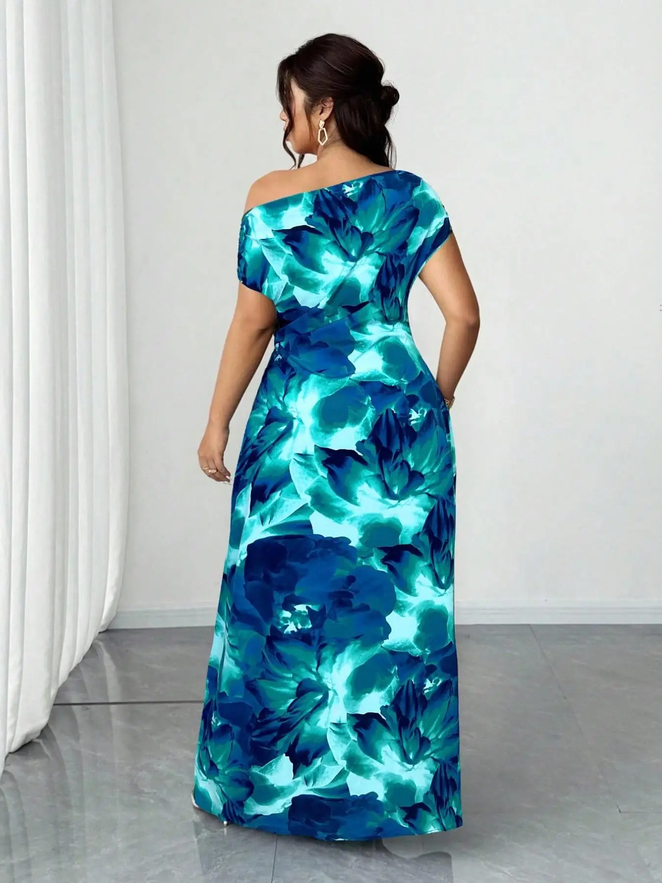 Plus Size One-Shoulder Dress, Bold All-Over Print, Fitted Waist Pleated Satin Midi, Elegant Party Evening Gown, Sleeveless view 5