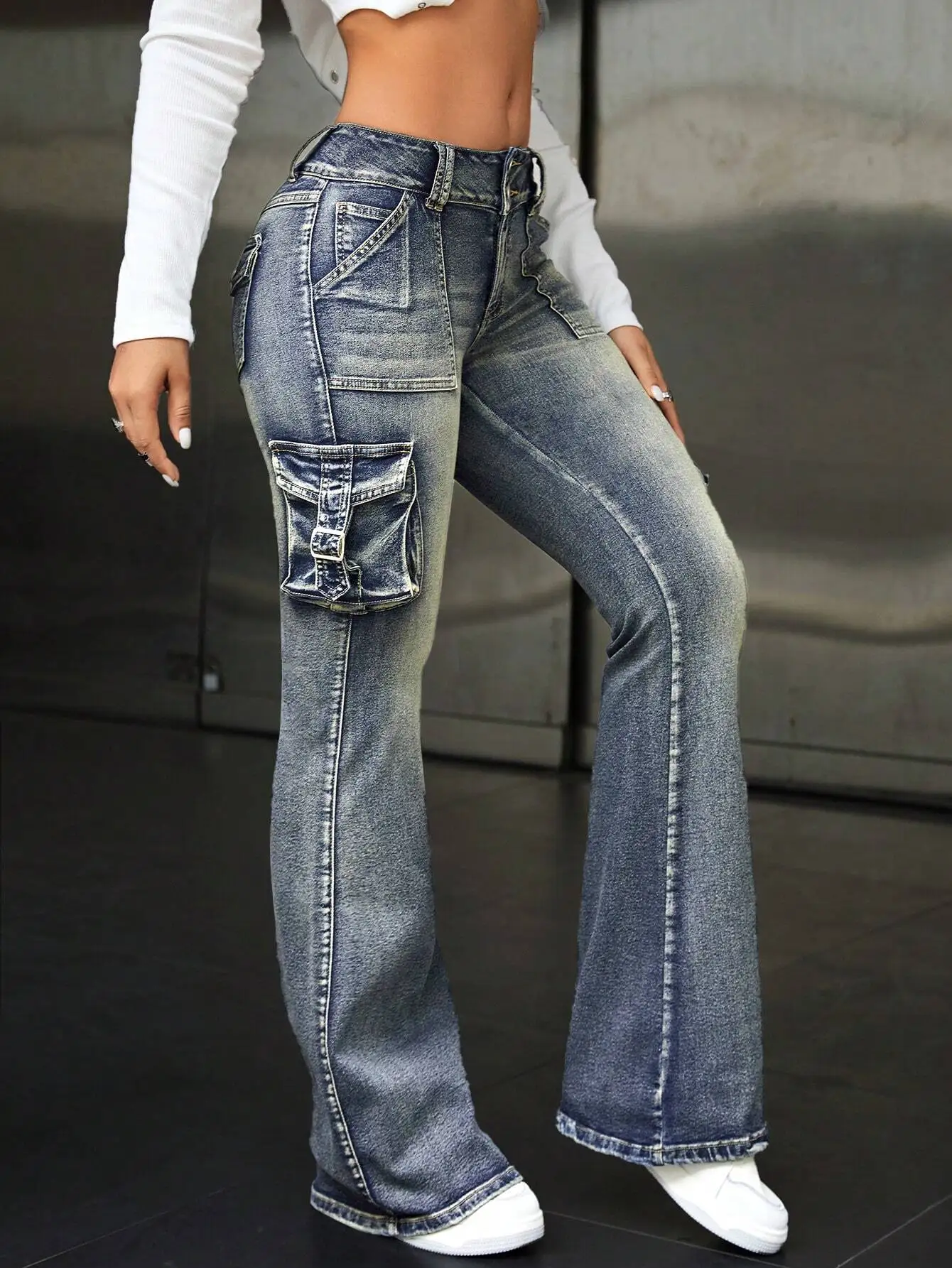 

Джинсы-клеш в винтажном стиле с боковыми карманами для женщин