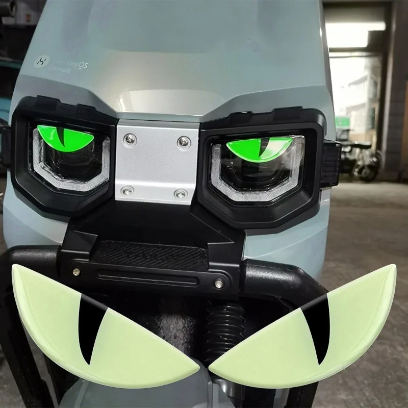 오토바이 전기 스쿠터 개조 장식용 전면 스티커 윈드실드 스티커 컴팩트 야간 조명 3D 데빌 아이 스티커