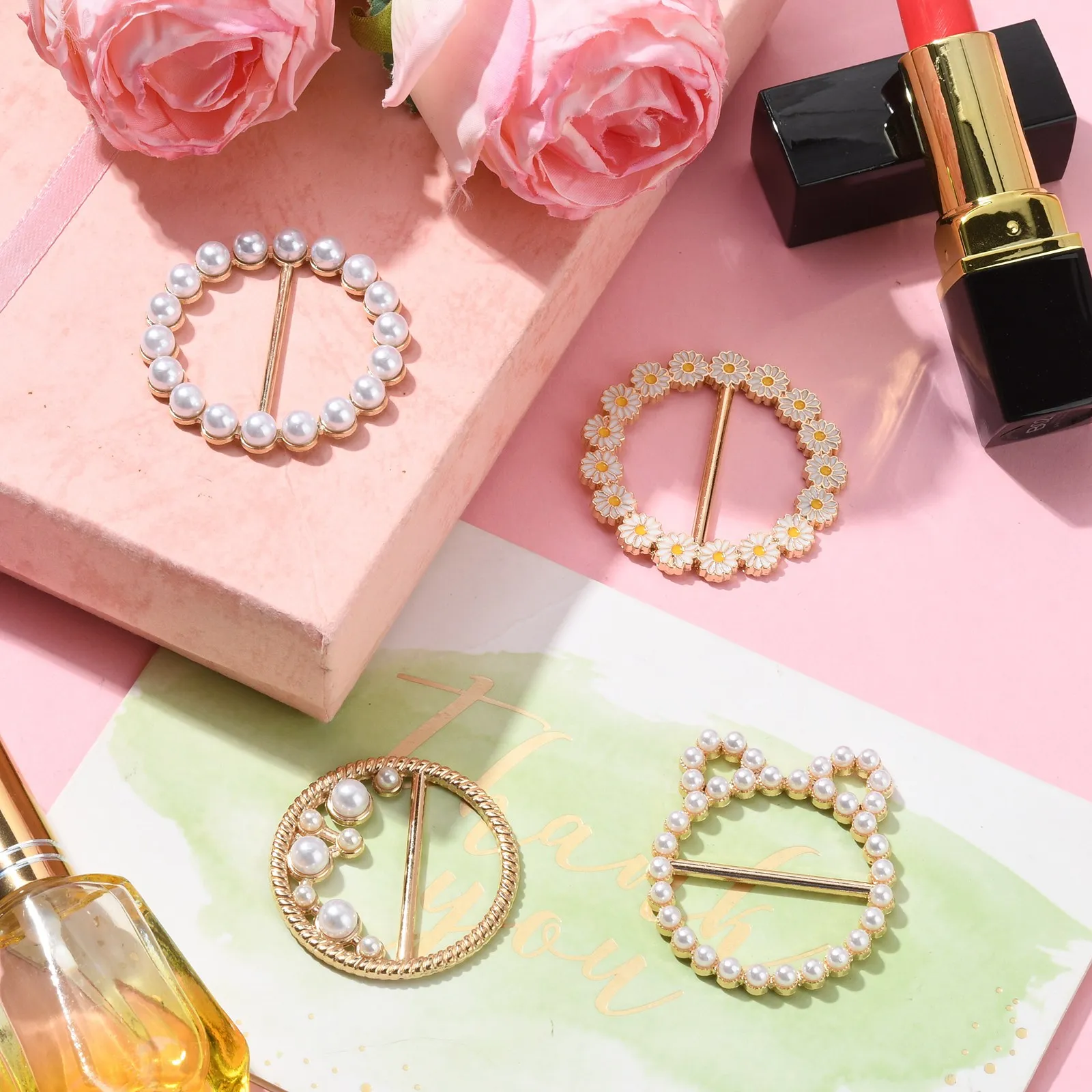 4Pcs 4 Styles Silk Scarf Buckle Ring T-Shirt Clips Fashion Round Circle Clip Buckle Shirt Silk Scarf Button