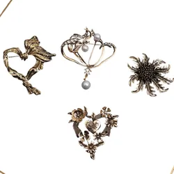Vintage Women Baroque Heart Pearl Brooches Badges Retro Fashion Metal Simple Design Pins Crosage for Lady Party Wedding Gift