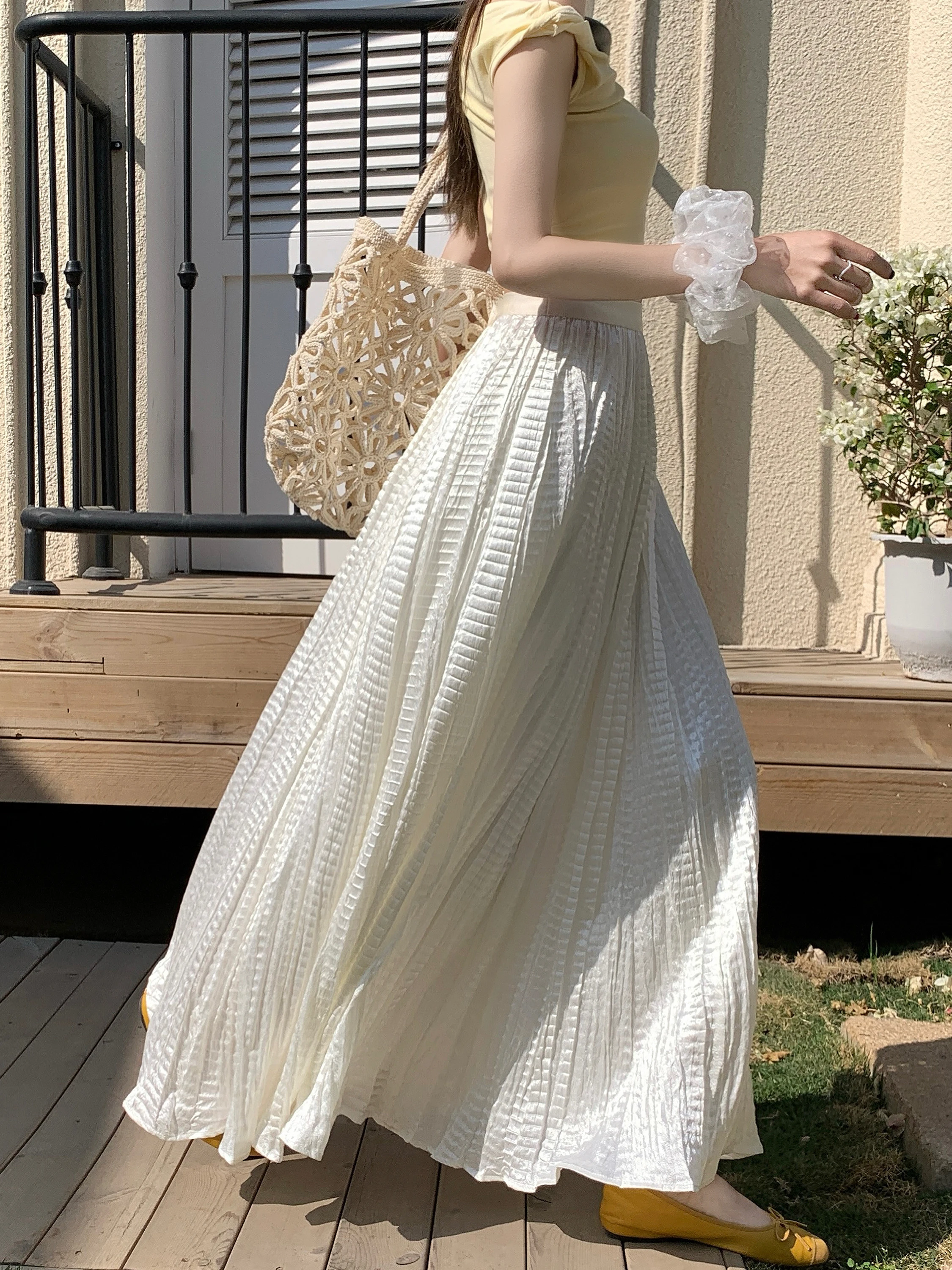 

Glossy Satin Pleated Skirt Women's Summer Drapey Elastic Waist Elegant Full A-Line Long Skirt Commute Korean Style Polyester ...