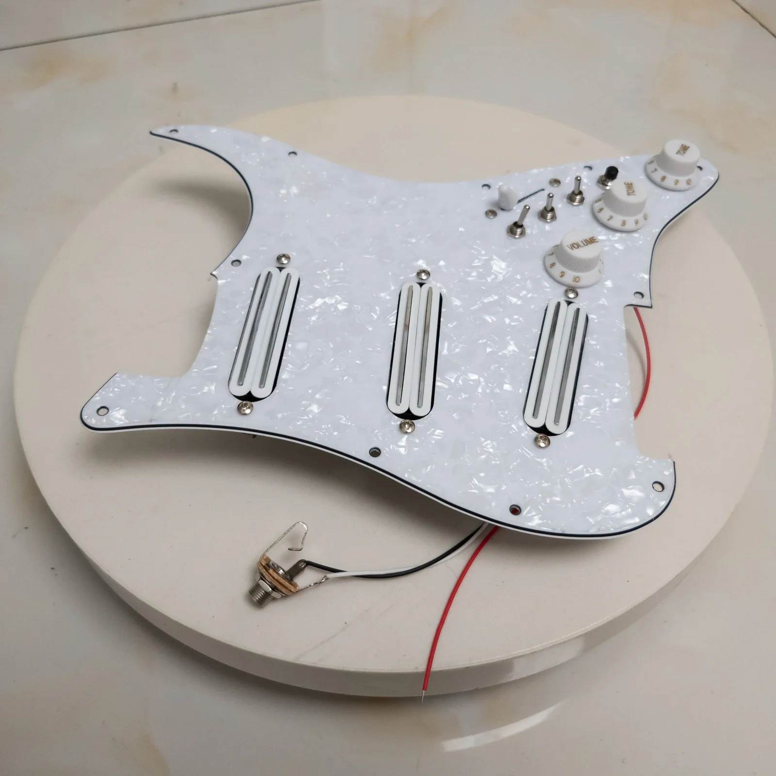 Prewired Loaded Pickguard for ST Electric Guitar – SSS with Coil Splitting & Mini Humbucker Pickups Set