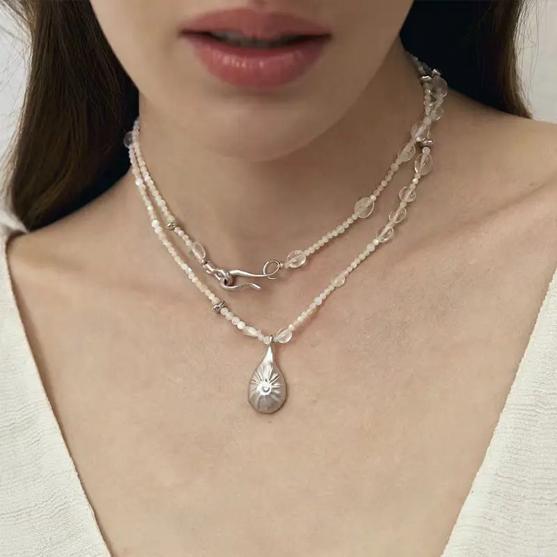 Simple and versatile crystal white fritillary necklace, niche design, high-end sense, stackable long chain