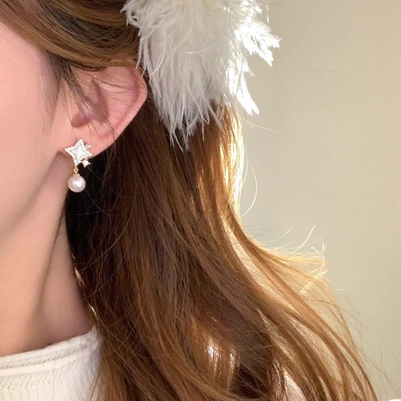 Neue Silbernadel-Zirkon-Sternenlicht-Ohrringe: Sanfte, Coole, Feenhafte, Luxuriöse, Hochwertige, Minimalistische Mode-Accessoires als Exquisites Geschenk für Partys