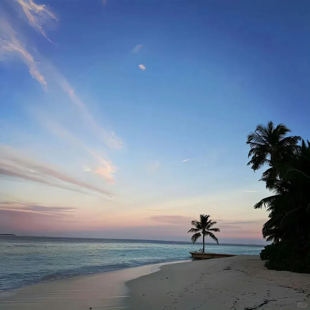 

Multimedia Video Android 14 Video Player For Bentley Continental GT Flying Spur 2005 - 2012 Multimedia GPS Car Radio Head Unit