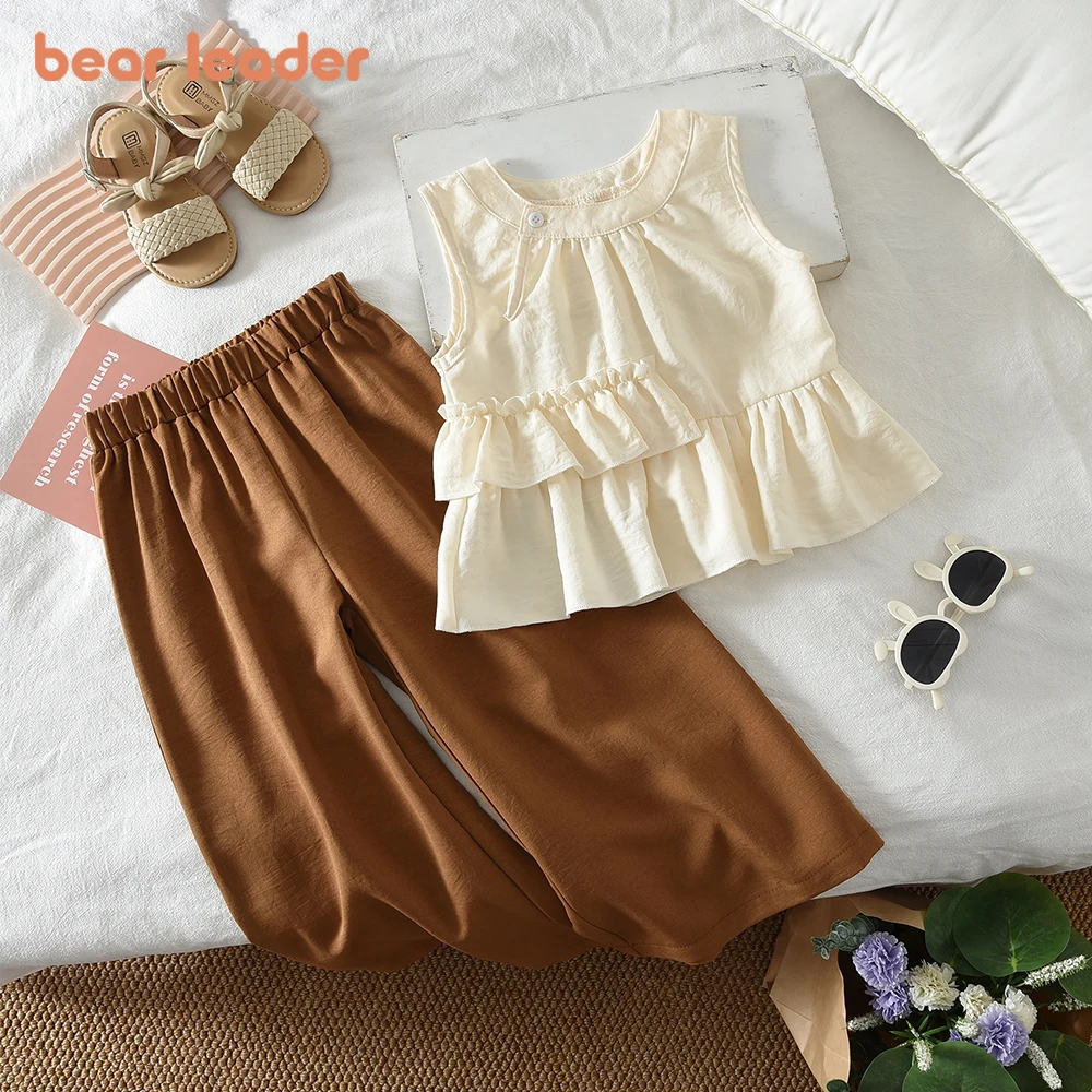 Bear Leader 2026 Neue süße und einfache Mädchenkleidung, Sommer-Set aus beige ärmellosem Patchwork-Oberteil + brauner Hose für Kinder