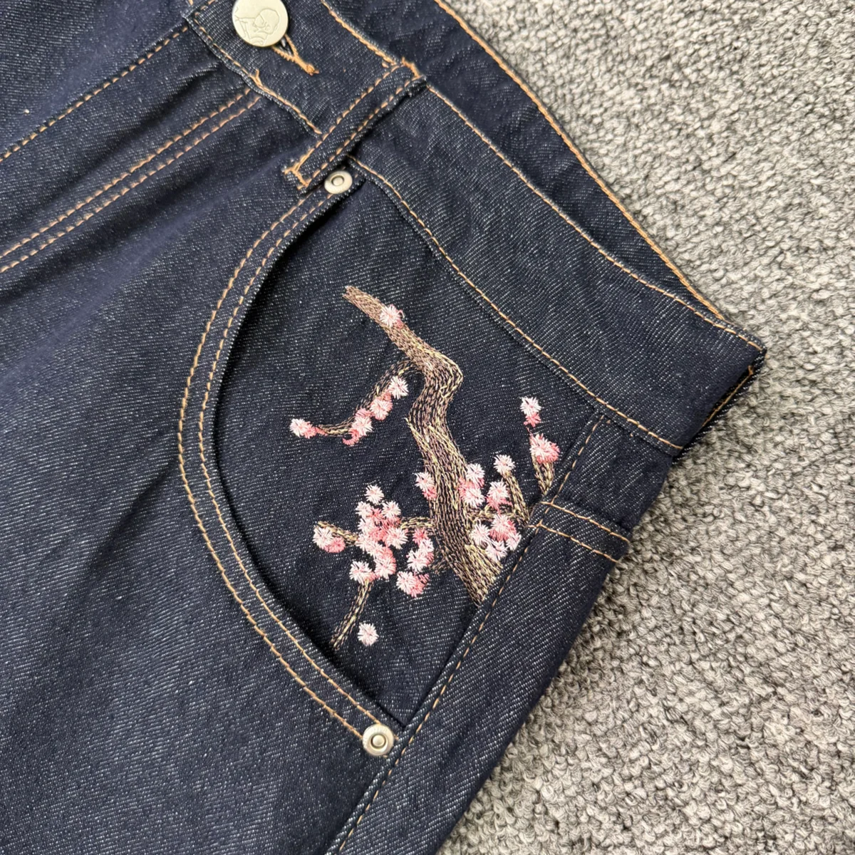 High Street Cherry Blossom Emb - Embroidery On Jeans recension och pris