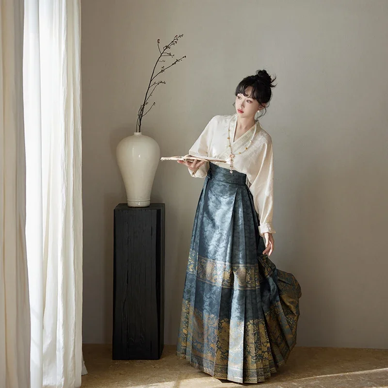 

2024 Dragon Hanfu Skirt Women Chinese traditional Costume Mamianqun Ming Dynasty Weaving Gold Horse Face Skirt Daily Dress