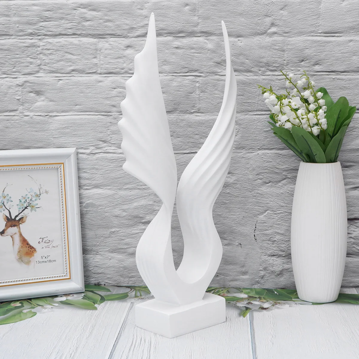 

1Pcs Angel Wing Decoration Synthetic Resin White Lifelike Sculpture for Home Office Table Desk Bar Cafe Ornament Gift