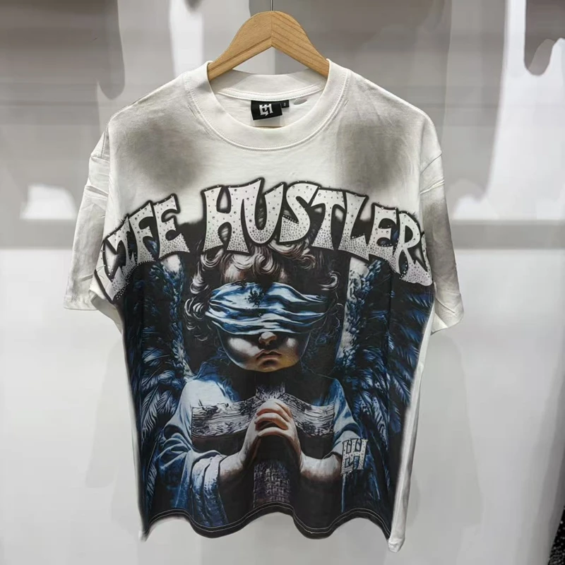 Vintage Farbverlauf T-Shirt mit Angepasstem Geflügeltem Engel-Print und Strass, Gothic-Style Übergroßes Hip-Hop Herren-Baumwollshirt für den Sommer – Detail 6