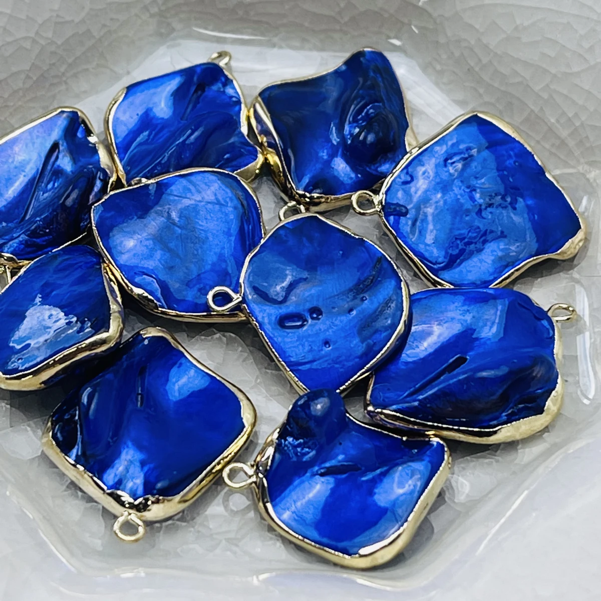 

30Pcs/50Pcs Dyed Shell Pendant Irregular Rhombus Gold Border Pendant For Jewelry Making DIY Earrings Bracelet Necklace Accessory
