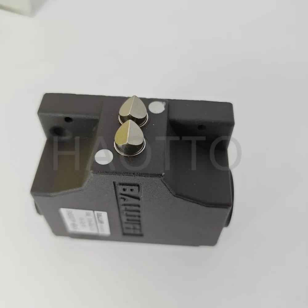 Balluff Travel Limit Switch BNS 819-B02 B 03 - D12 - 61-12-3 B 10 FD-60-101 2026 Year