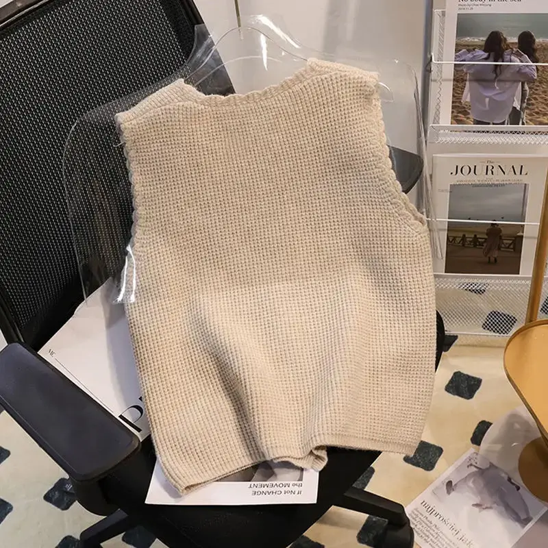 Autumn and Winter Women Loose Knitted Sweater Female Vintage Stylish Women Sweater Vest Ladies School Girls Waistcoat T484