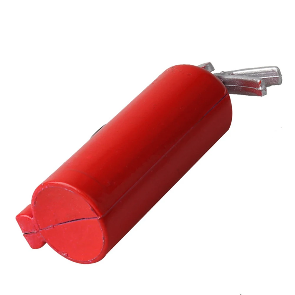 

1Pc 1:10 Plastic Scale Fire Extinguisher for Axial SCX10 D90 Climbing Truck Car Decorative Tools (Red)