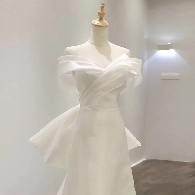 

White French Light Wedding Dress 2025 New Retro Fishtail Dress Banquet Temperament Satin Main Small Tail Formal Women Elegant