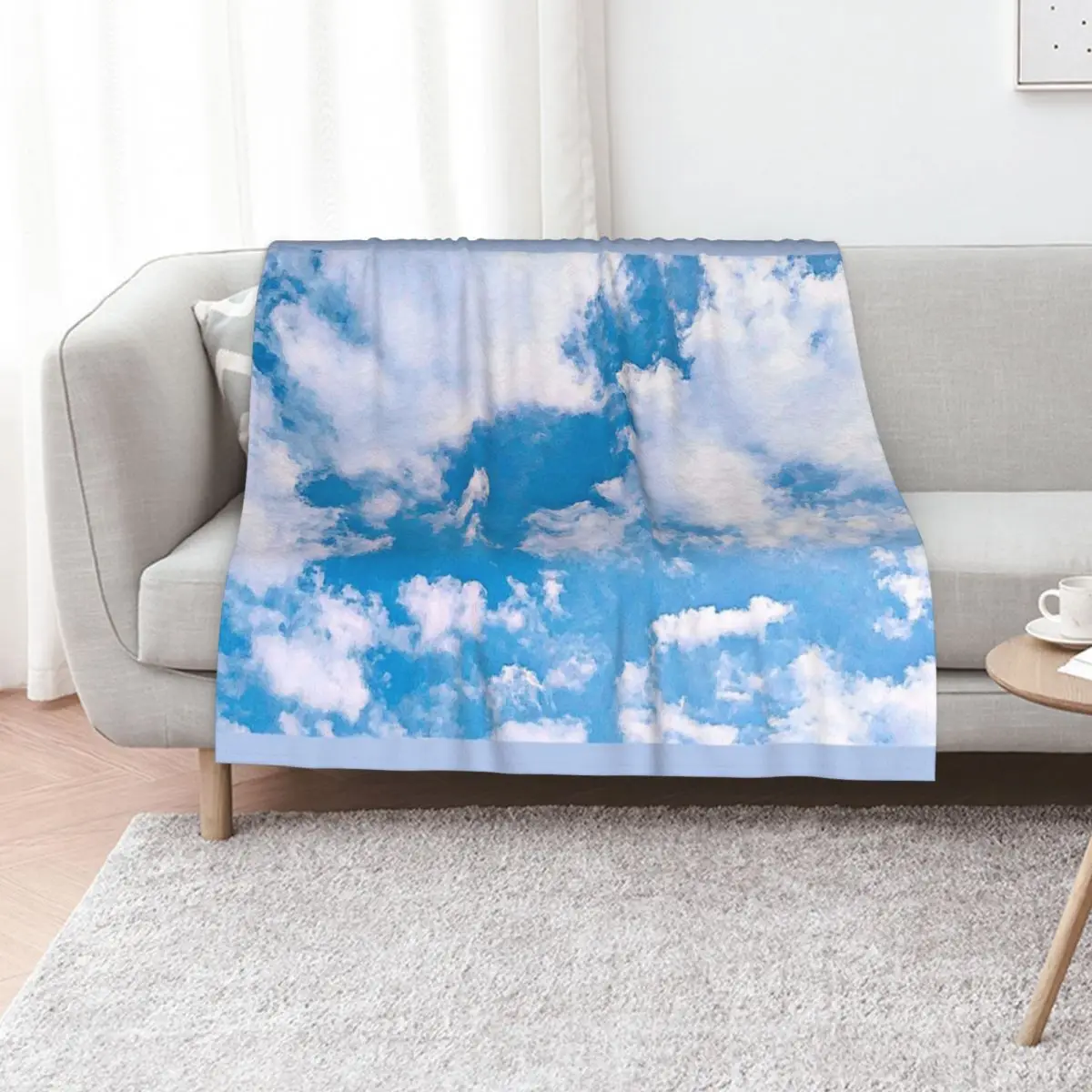 Blue Sky and Pretty Clouds Throw Blanket Bed Fashionable anime Flannel Fabric Luxury Brand Moving Blankets