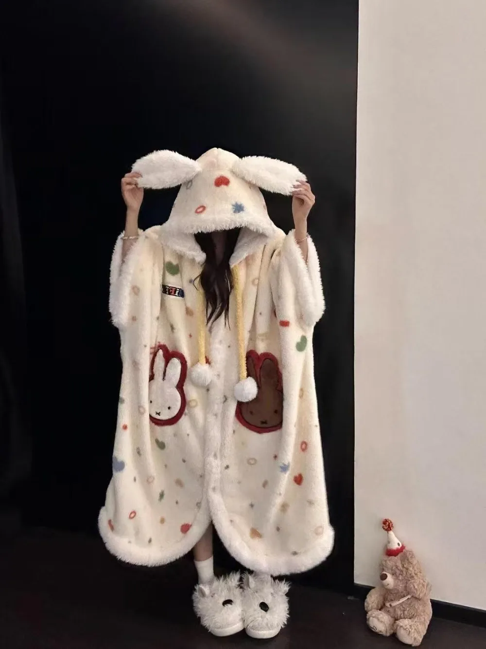 Pijamas de terciopelo Coral de conejo Miffy de dibujos animados para el hogar, pijamas gruesos de invierno con capucha para mantener el calor y la protección del frío