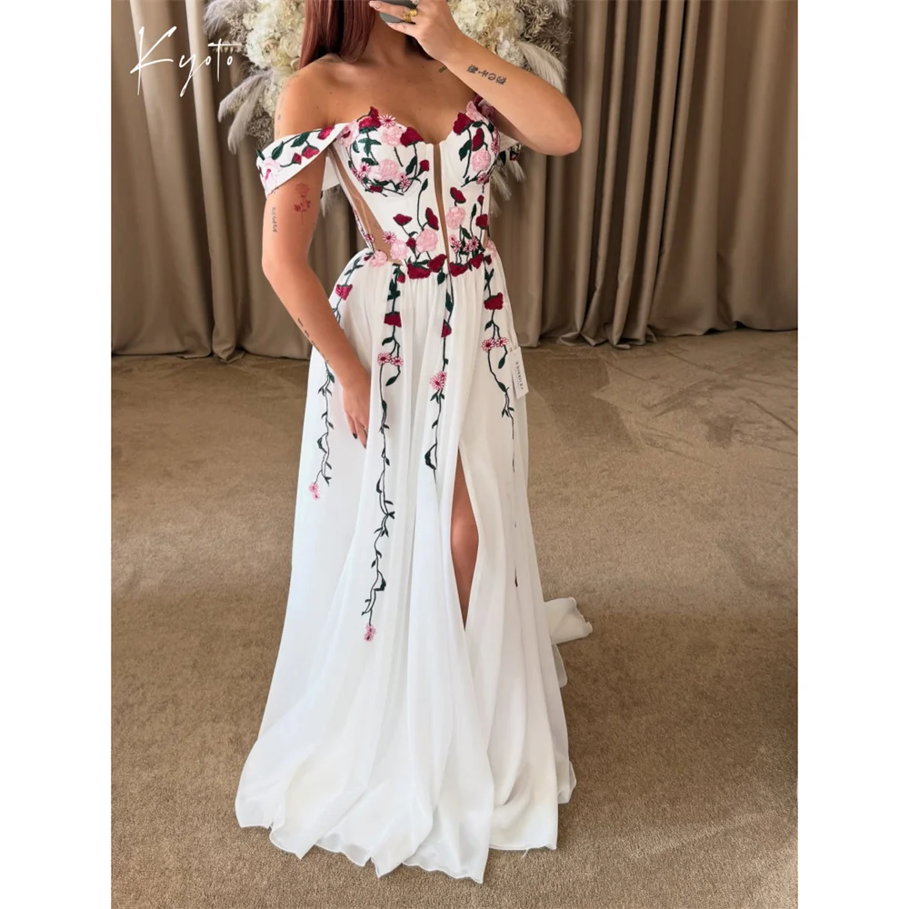 فستان زفاف كيوتو مخصص أبيض عاري الكتفين مزين بالزهور وفتحة جانبية بطول الأرض فساتين سهرة على شكل حرف a من فيستدوس دي نوفيا