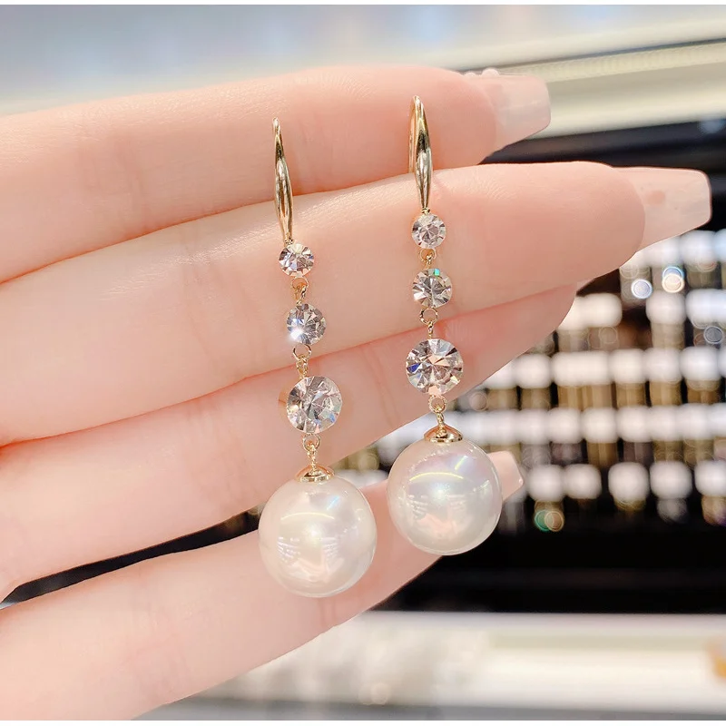 جديد أزياء المرأة أقراط حلقة قلادة الرجعية بسيطة وخفيفة الفاخرة مجوهرات اكسسوارات