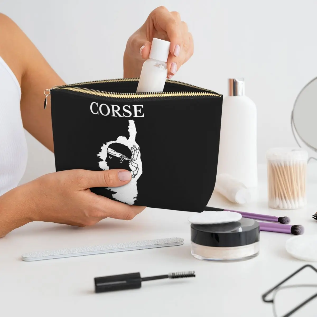 

Флаг Корсики, французская корсиканская гордость (9) женская косметичка, дорожный органайзер для макияжа, сумка для хранения туалетных принадлежностей, Dopp Kit Box