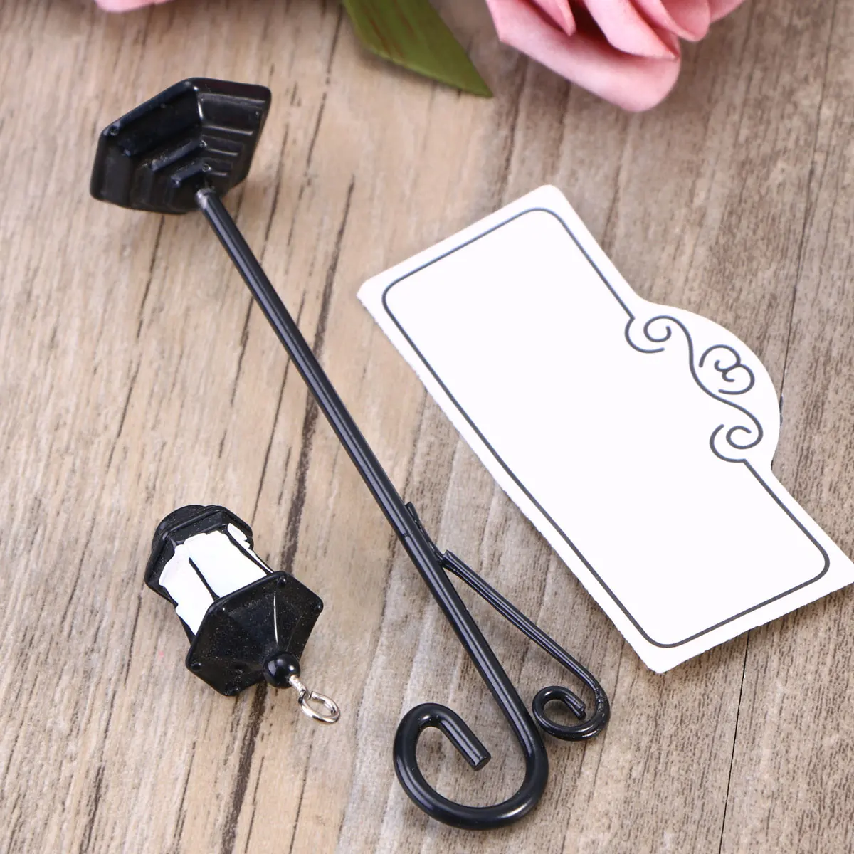 

2pcs Road Lamp Shape Desktop Document Holder For Office Wedding Party Photo Memo Clip Heart Holder Note Stand Favor