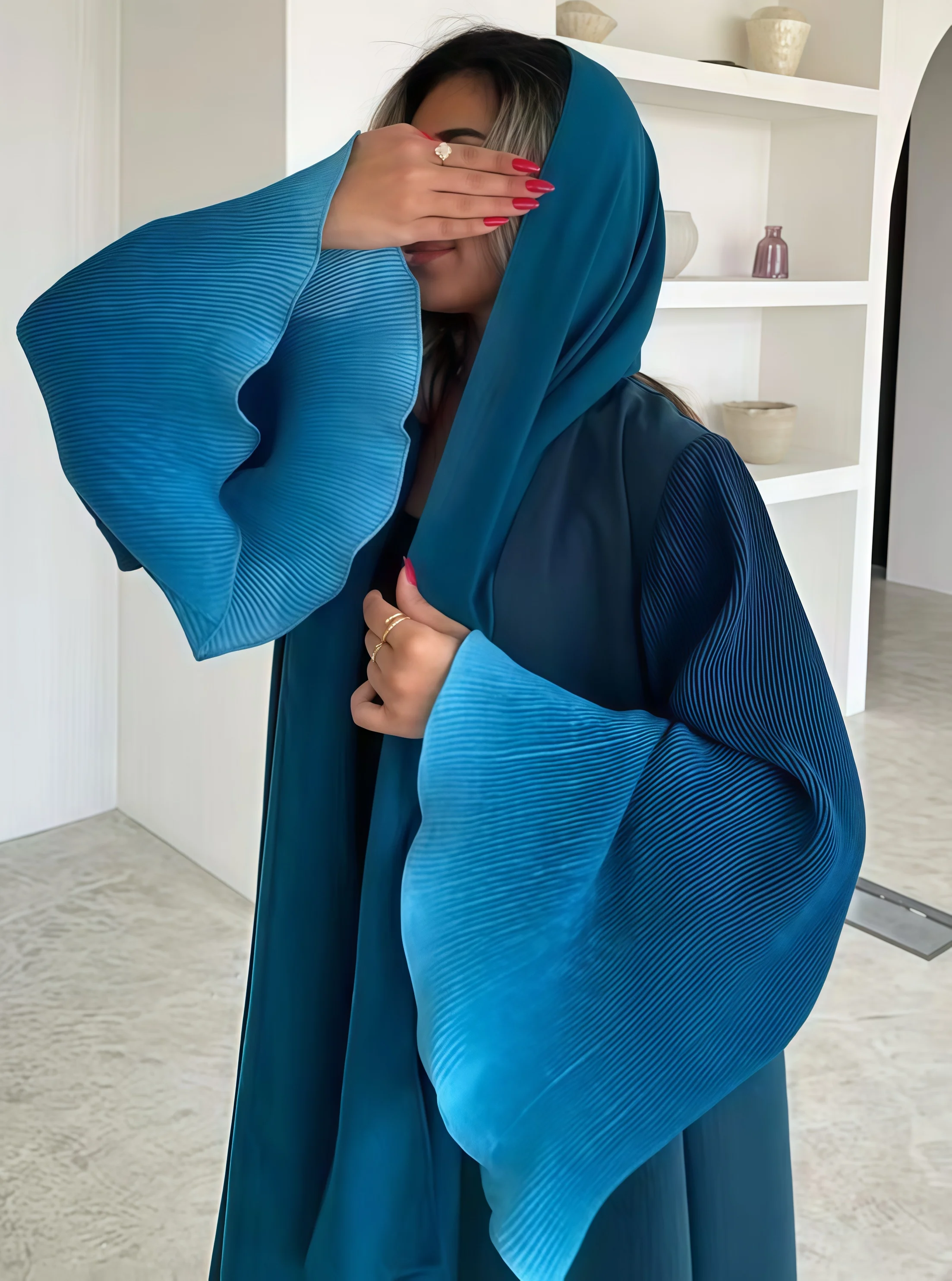 Faltbare Damen-Plissee-Abaya mit Schal – Olivgrüne Wellenmanschette, Bescheidenes Kleid-Set im Nahost-Stil, Neuheit 2025 – Modische Kleidung – Detail 5