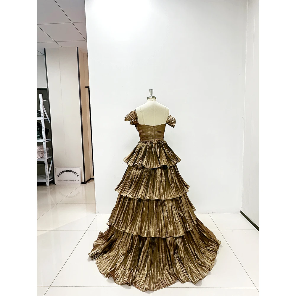 Elegant Tiered Pleat Prom Dresses Brown Fashion Strapless Sleevelss Sweep Train A-Line Gowns Chic Draped Evening Party Dresses