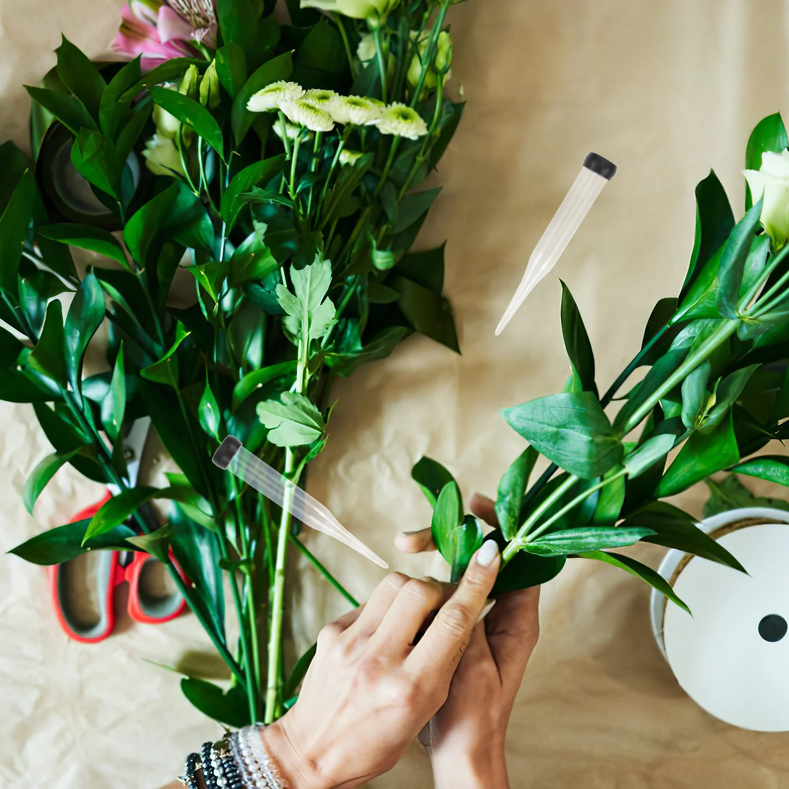 

50pcs Flower Water Tubes Clear Stem Holder For Fresh Flowers Floral Arrangement Supplies Portable Plastic Vials Garden Tools