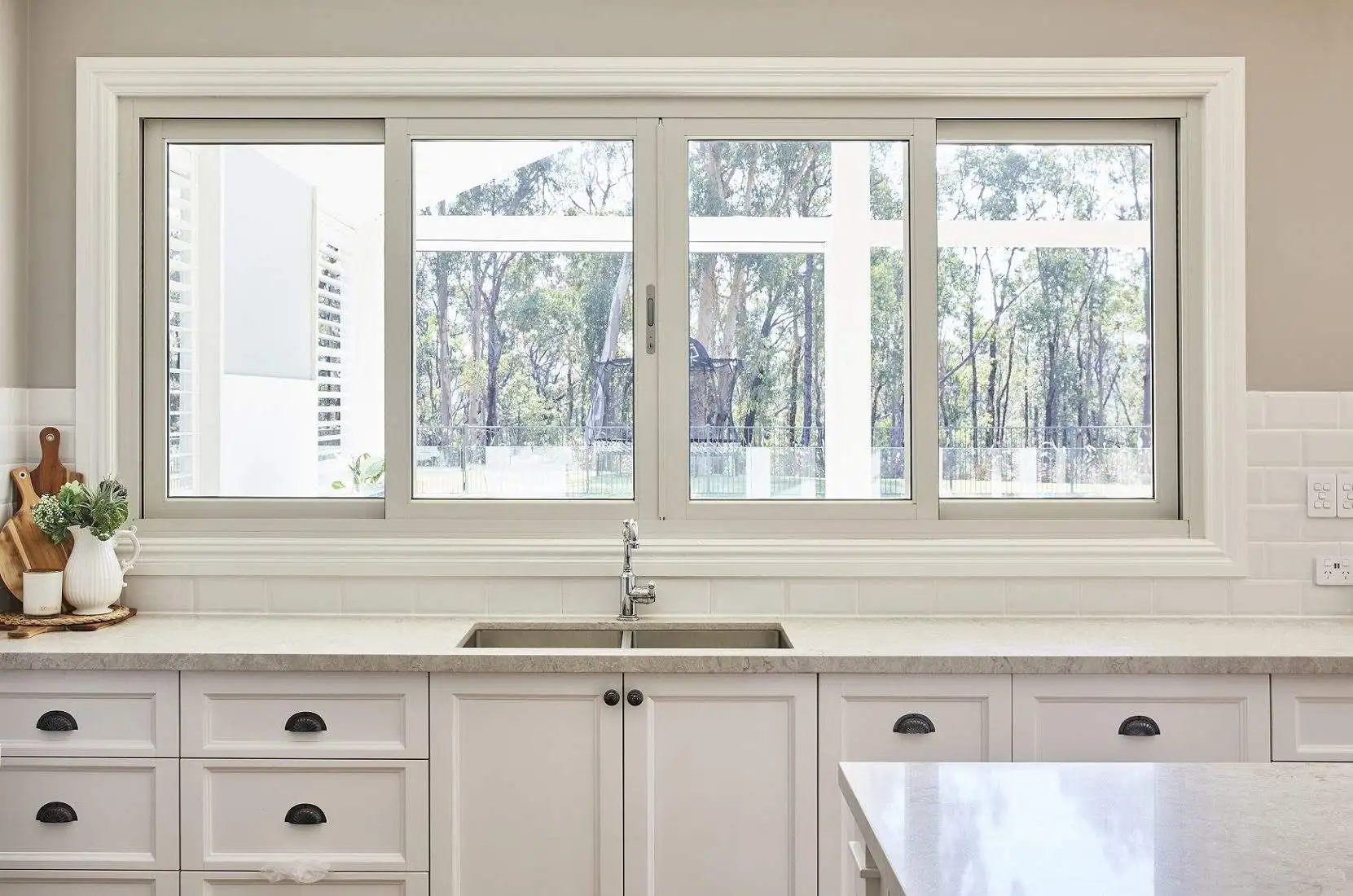 Apartment Manual Silent Sliding Glass Window Saves Space Aluminium Thermal Break Sunshade Windows High Quality Sliding Windows