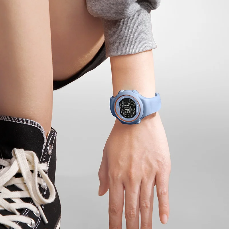 NAVIFORCE 7119 ساعة إلكترونية عصرية للنساء تقويم كاجوال ساعات مضيئة مقاومة للماء رياضية للسيدات LED ساعة يد رقمية