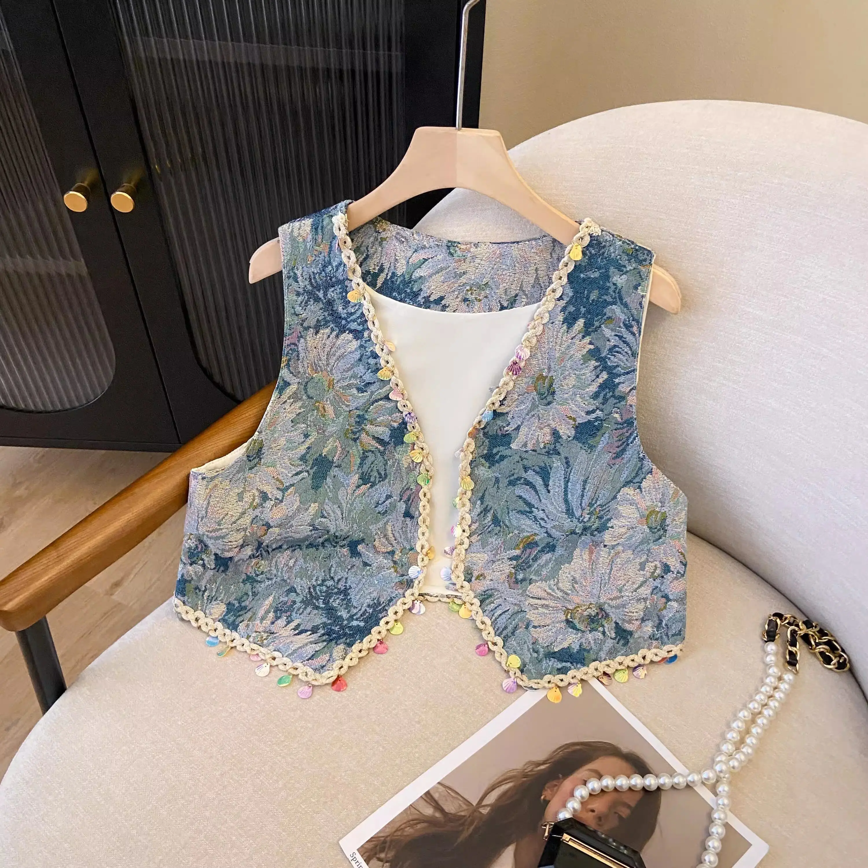 Desert Steppe Vintage Ethnic Oil Floral Painting Embroidered Jacquard Tassel Vest Women’s Bohemian Forest Style Sleeveless Top