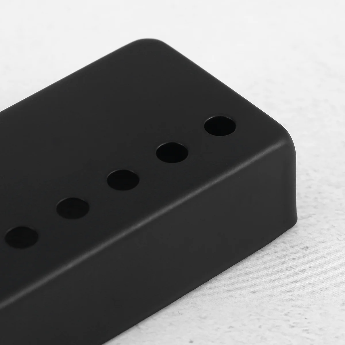 

2Pcs Chrome-Plated Metal Double Coil Pickup Covers for Style Electric Guitars 6-Hole Golden Replacement Guitar Accessories