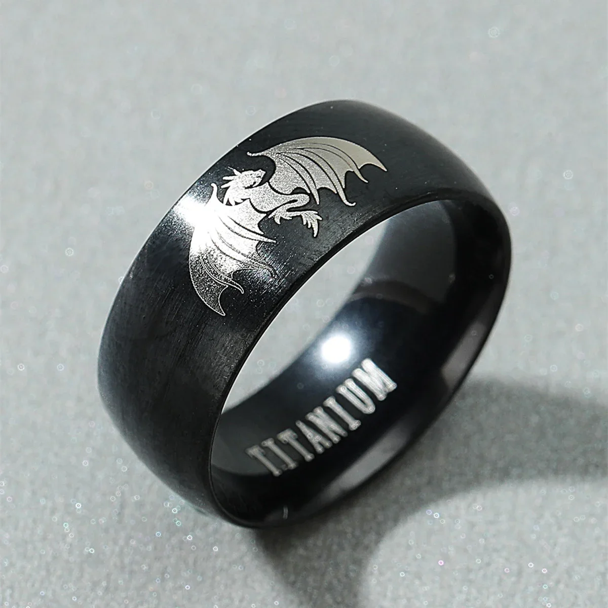 Anillo de acero inoxidable de 8mm de ataque a los Titanes, anillos de dedo con bandera de alas de la libertad para hombres y mujeres, joyería para fanáticos de Anime