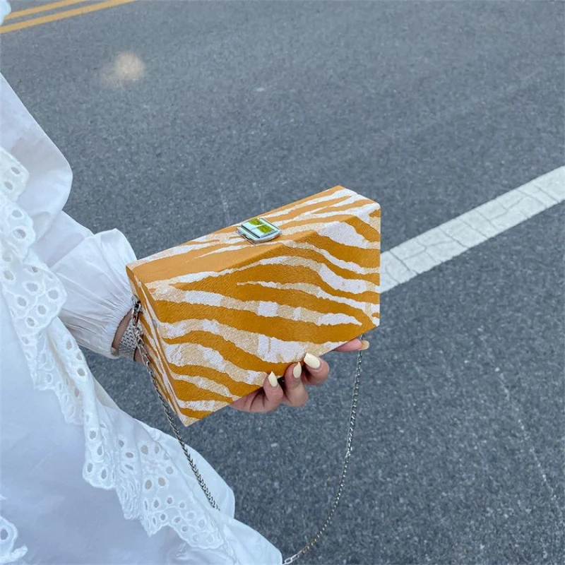 

Женская кожаная сумка с плечом, элегантный дизайн, известный бренд, вдохновленный для официальных мероприятий