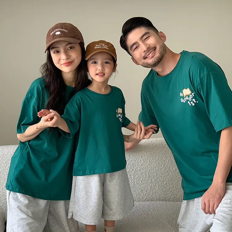 

2024 Summer Family Clothes Mom Dad and Children T Shirts Mother Father and Daughter Son Matching Tops Parents And Children Tees