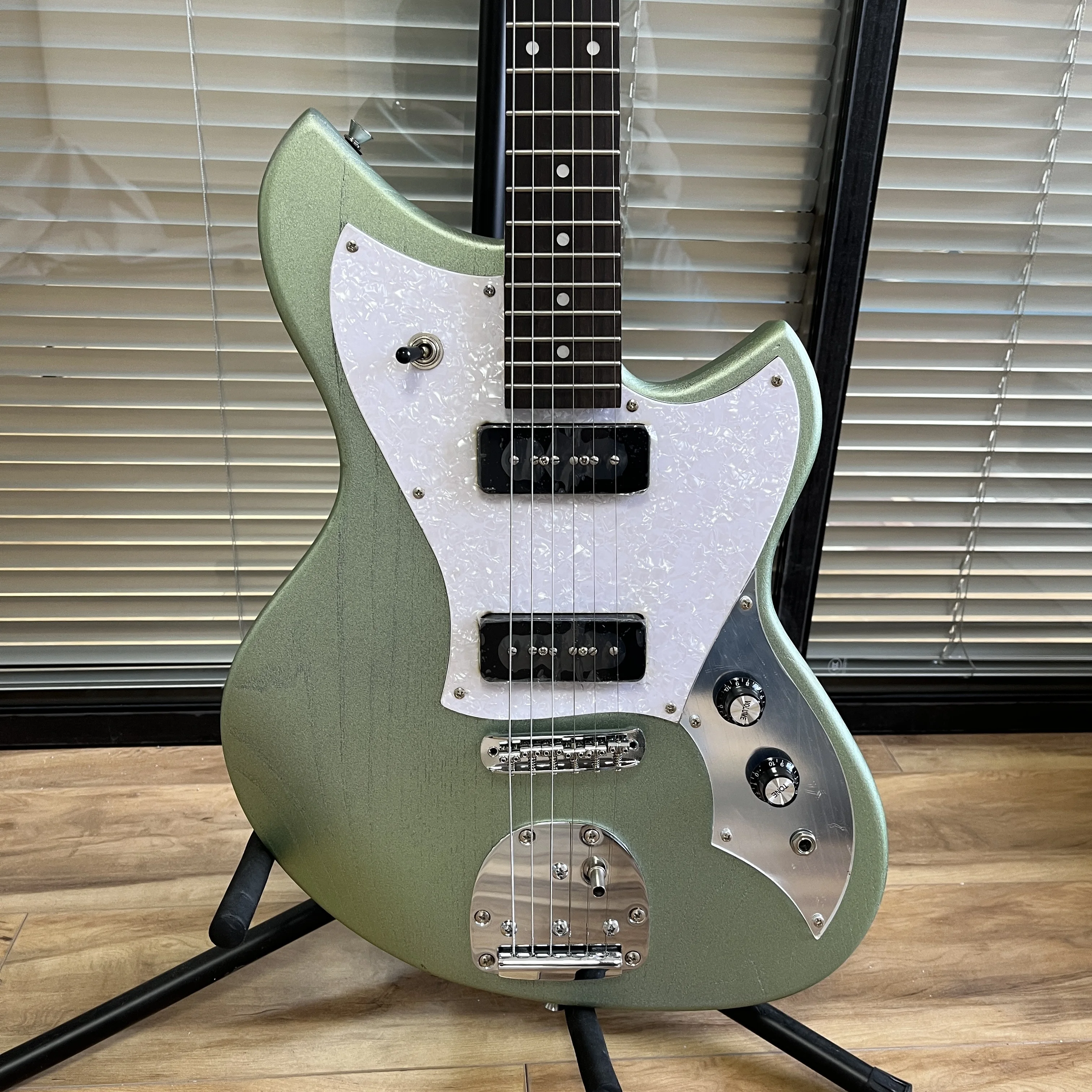 

Светло-зеленая электрогитара - звукосниматели H-H с двойной катушкой, детали из хромированного сплава, звукосниматель с перламутровым покрытием, подарок в стиле электрогитары, бесплатная доставка