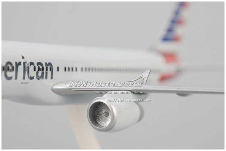 New 23cm American Airlines American Boeing B757-200 N172AJ Plastic Assembled Aircraft Model Plane Model for Collector