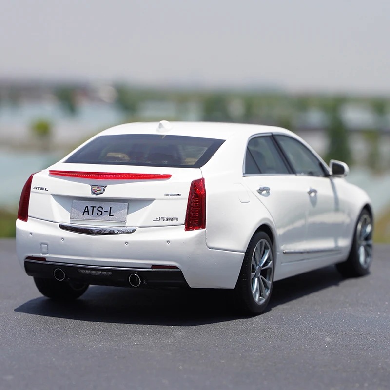 

1:18 Original Shanghai GM Cadillac ATS CADILLAC ATS-L Car Model Alloy Car Model
